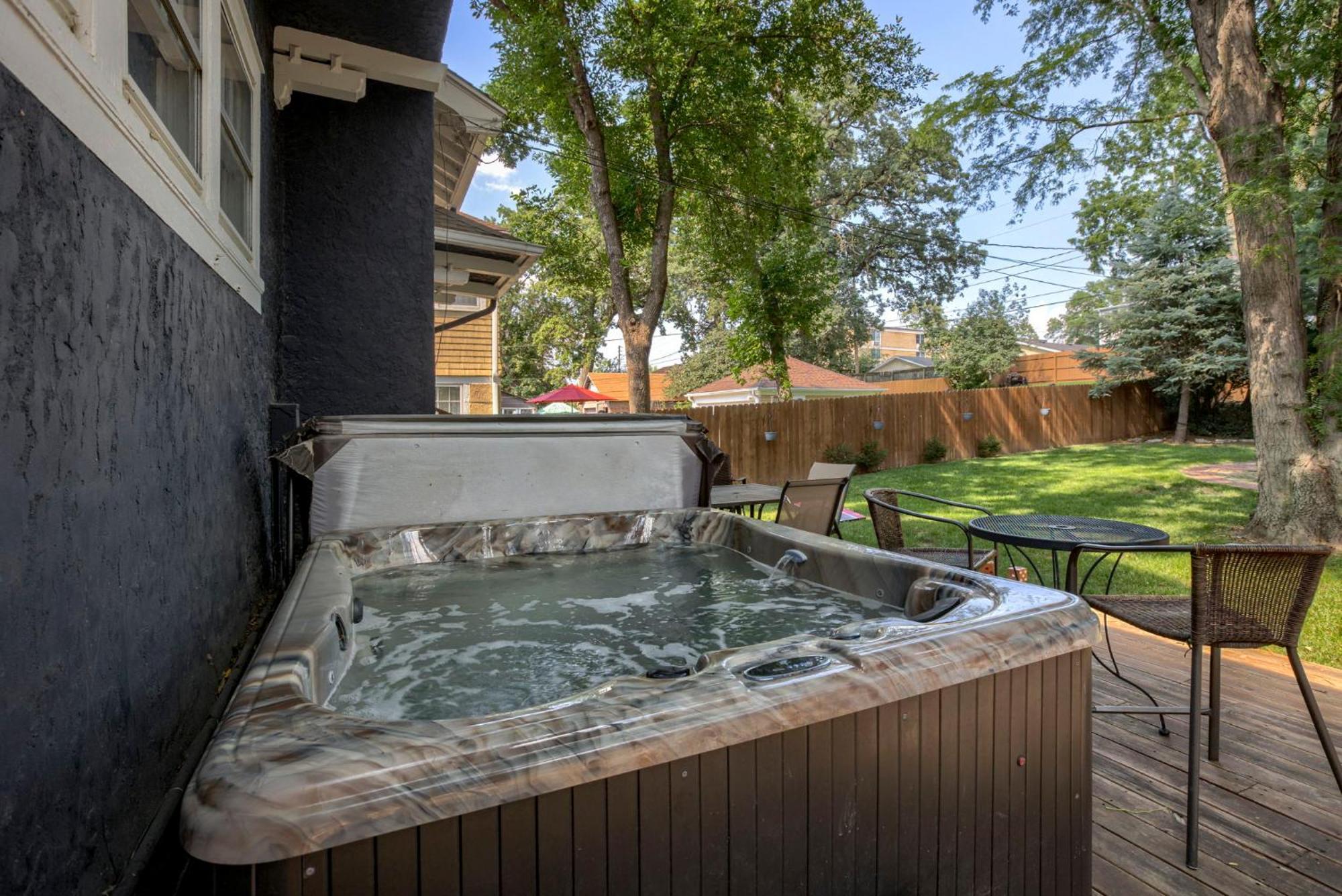 Hot Tub Midtown Omaha Fire Pit Close To Zoo Vila Exterior foto